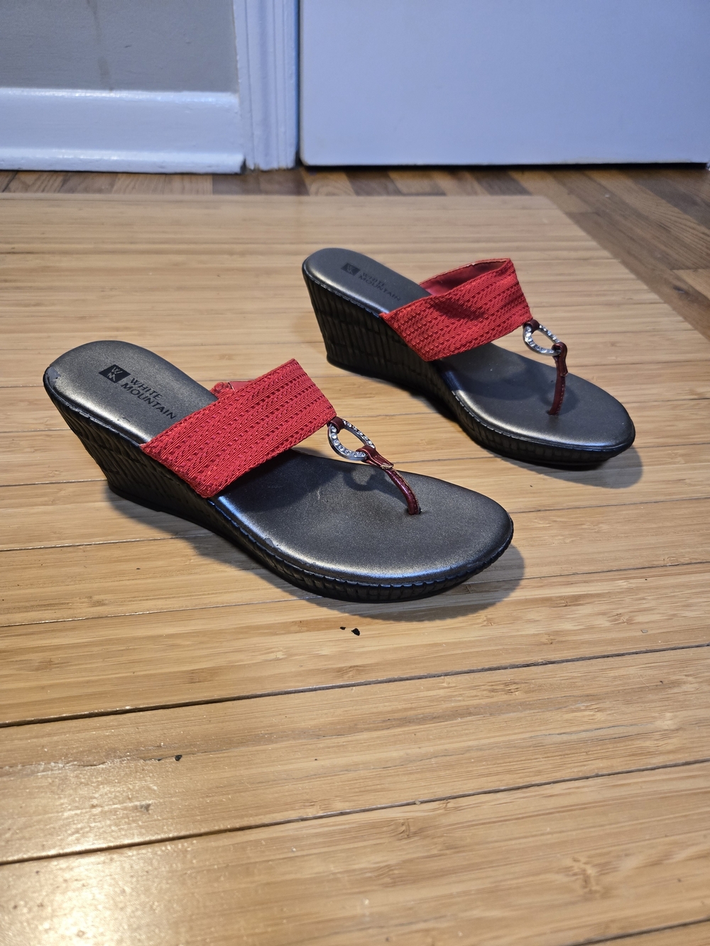WHITE MOUNTAIN Women’s Red Wedge Sandals with Decorative Ring